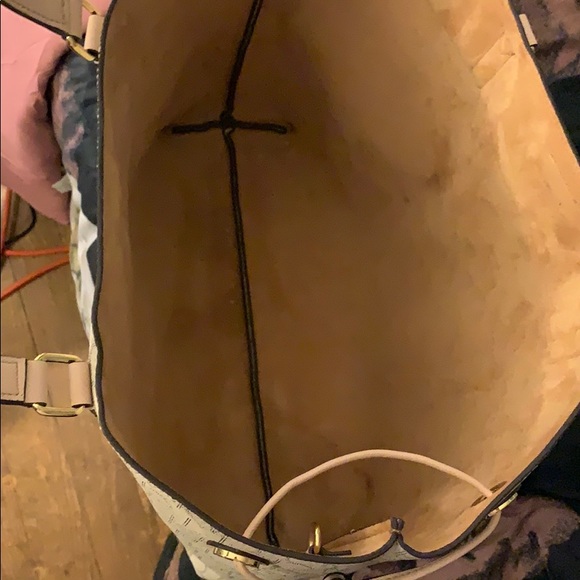 Calvin Klein - Picture 2 of 2